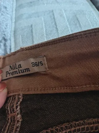 Pantalón vaquero marrón