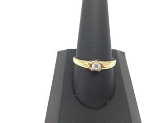 anillo oro 18k con piedra con circonita
