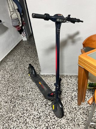 Patinete Eléctrico Red Bull Racing