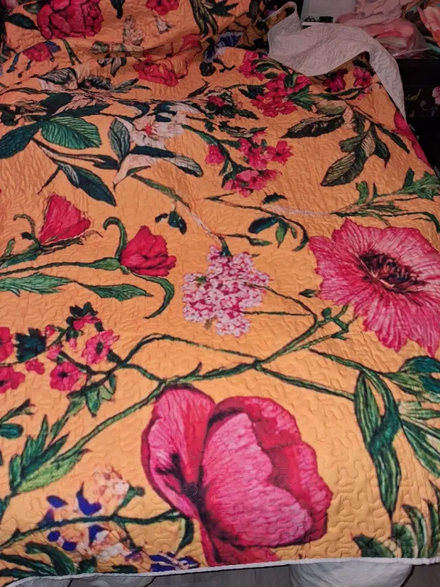 Colcha bouti nueva floral amarilla
