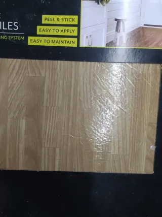 Parquet autoadhesivo 30x30cm