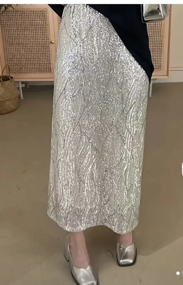 Falda larga plateada con lentejuelas