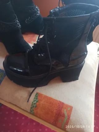 Botines negro Varios numeros. s con cordones y p