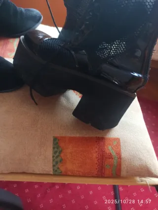 Botines negro Varios numeros. s con cordones y p