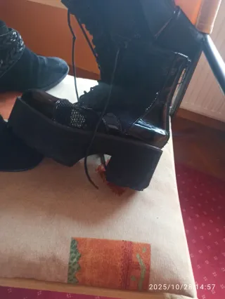 Botines negro Varios numeros. s con cordones y p