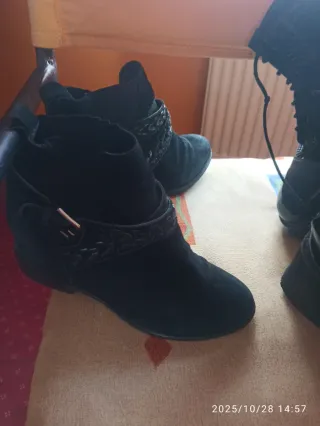 Botines negro Varios numeros. s con cordones y p