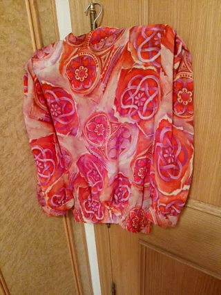 Camisa estampada naranja y fucsia manga larga