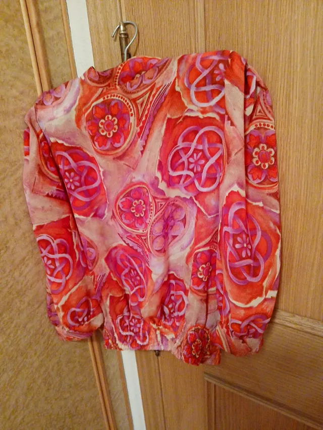 Camisa estampada naranja y fucsia manga larga