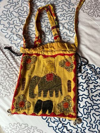 Bolso de tela con elefante y flores
