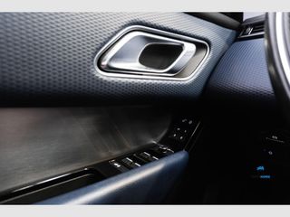 Land Rover Range Rover Velar 3.0D D300 R-Dynamic SE 4WD Auto