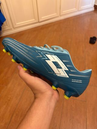 Scarpe calcio Lotto Solista 700 VII FG