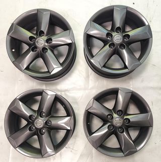 Juego Llantas Originales de Nissan de 16 pulgadas