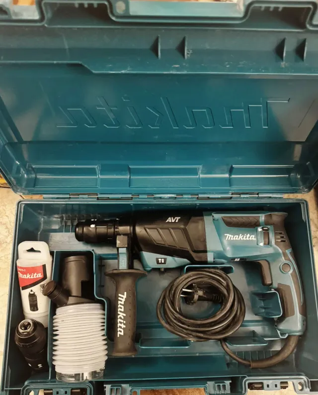 Martillo Makita AVT