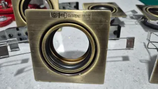 Focos empotrables techo dorados. LED / HALOGENO