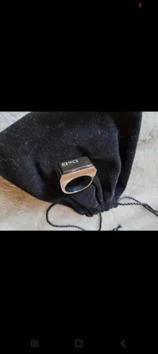 Anillo D&G auténtico plateado con sello negro