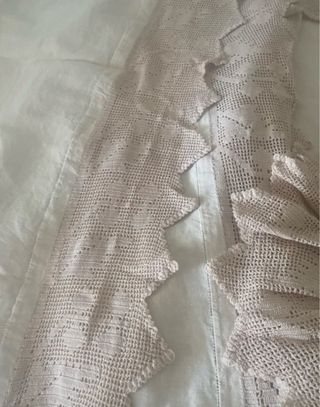 Copriletto antico lino ricamato