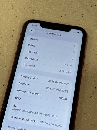 iPhone 11 256GB Vermelho Como Novo