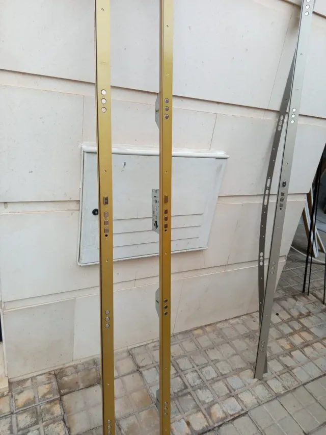 Cerradura de seguridad dorada