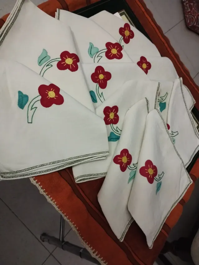 10 Tovaglioli Lino Ricamati Fiori Rossi