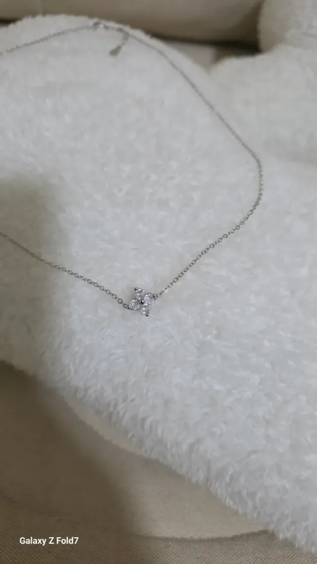 Colgante mariposa plata con circonitas