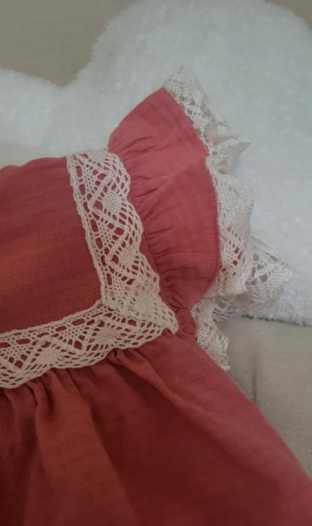 Vestido niña rosa con encaje