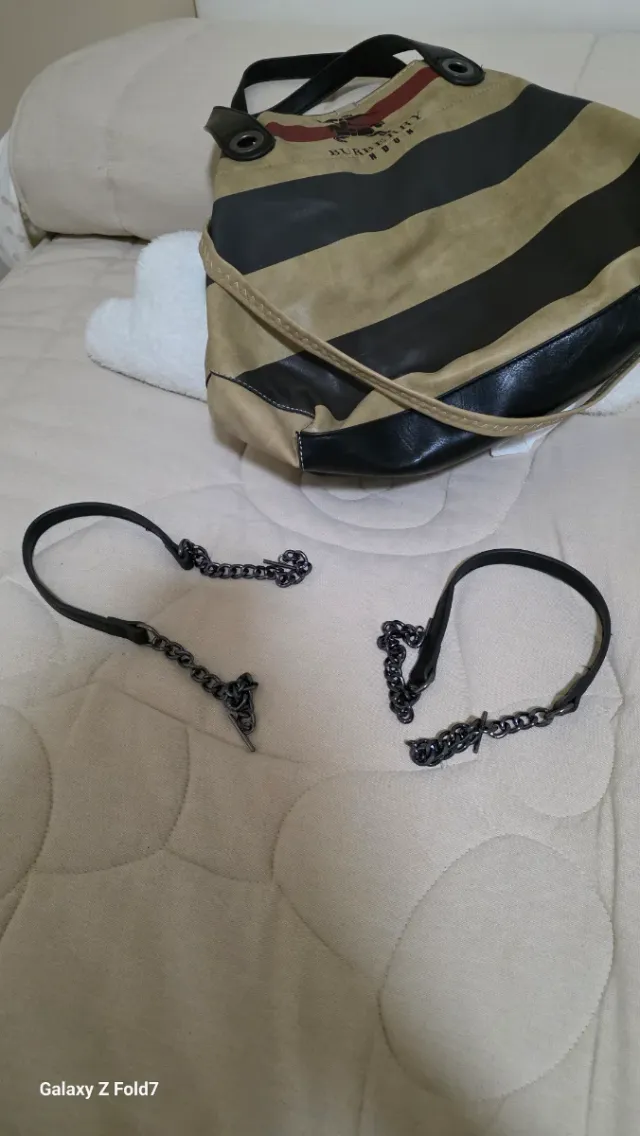 Bolso de hombro CR London rayas beige y negr