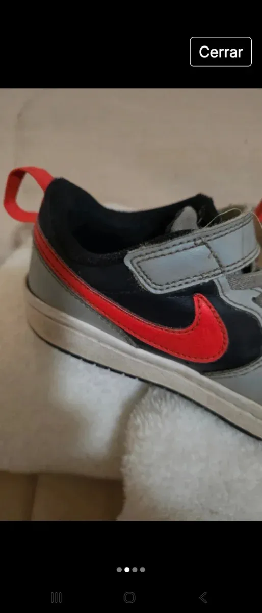 Deportivas niño Nike grises y rojas