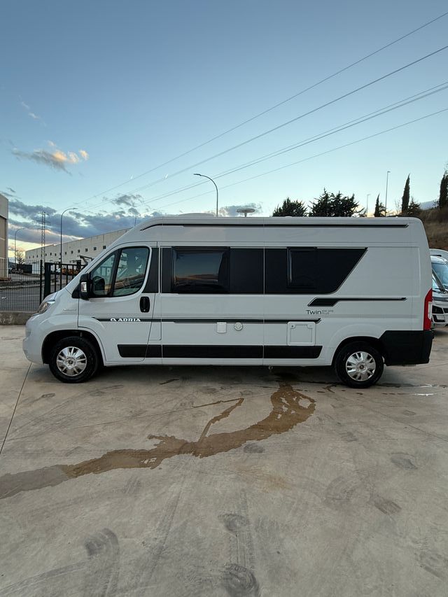 Camper de ocasión Adria Twin 600 SPB Plus