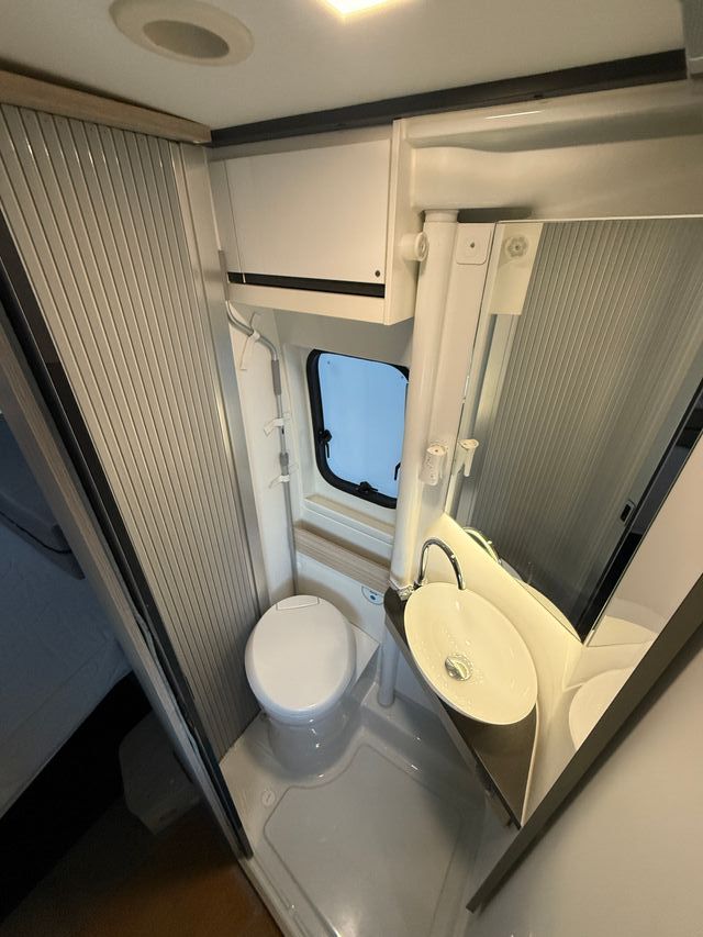 Camper de ocasión Adria Twin 600 SPB Plus