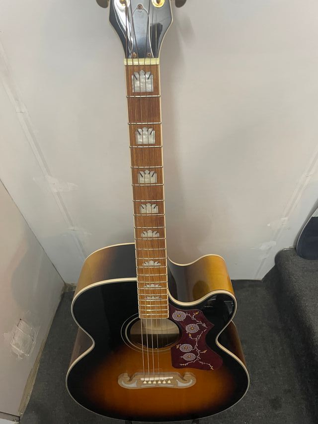 Epiphone J-200 EC Studio Guitarra Acústica