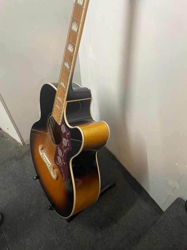 Epiphone J-200 EC Studio Guitarra Acústica