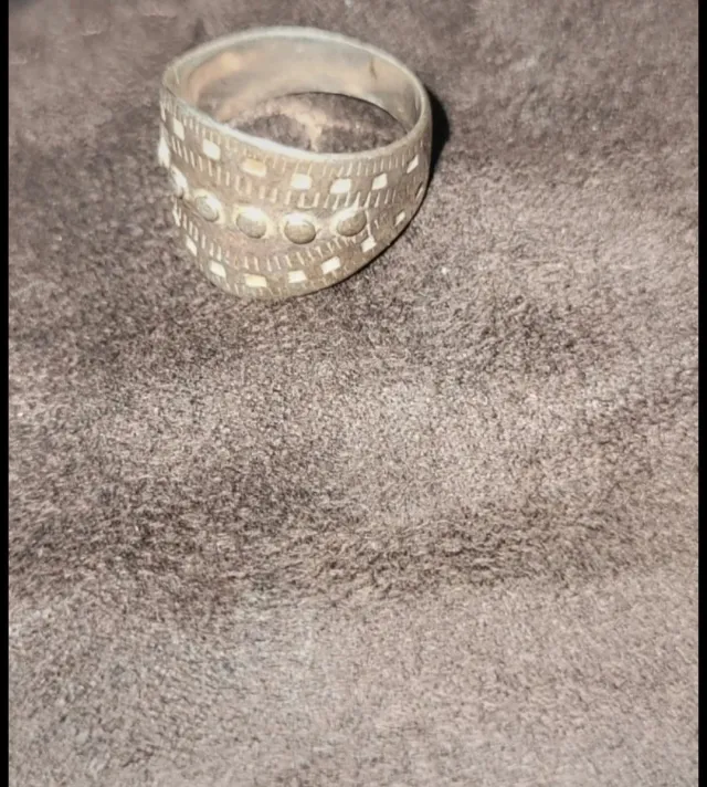 Anillo de plata con diseño