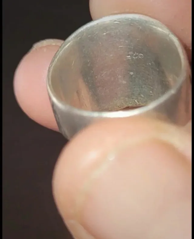 Anillo de plata con diseño