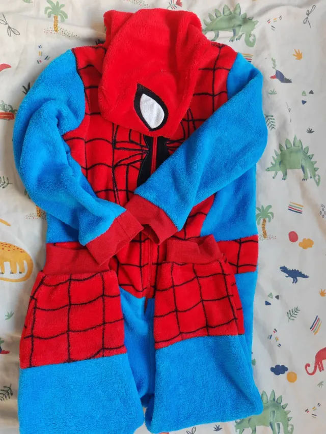 Bata y pijama Spiderman 3_4