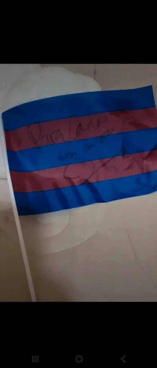 Banderín FC Barcelona firmado por Laporta