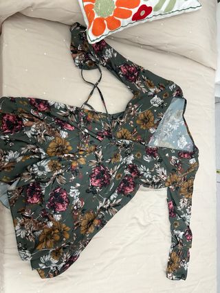 Lote 2 vestidos H&M y blusa Mango