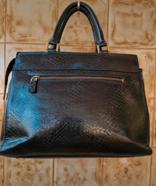 Bolso Guess Negro Piel Serpiente