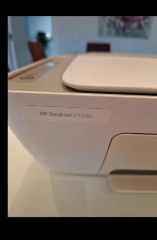 Stampante HP DeskJet 2720e