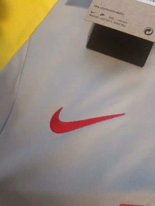 Sudadera Liverpool Nike Talla L Entrenamiento