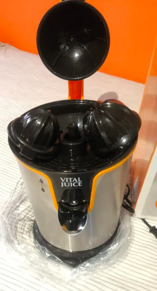 Exprimidor Eléctrico Vital Juice 85W