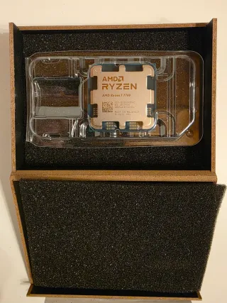 AMD Ryzen 7 7700