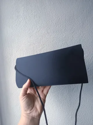 Cartera de mano azul marino