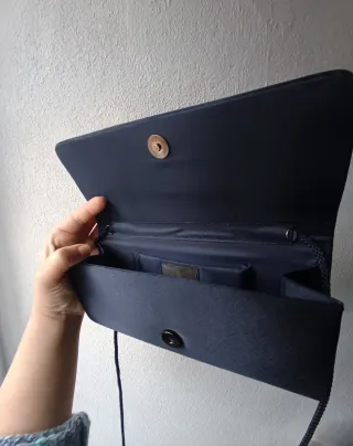 Cartera de mano azul marino