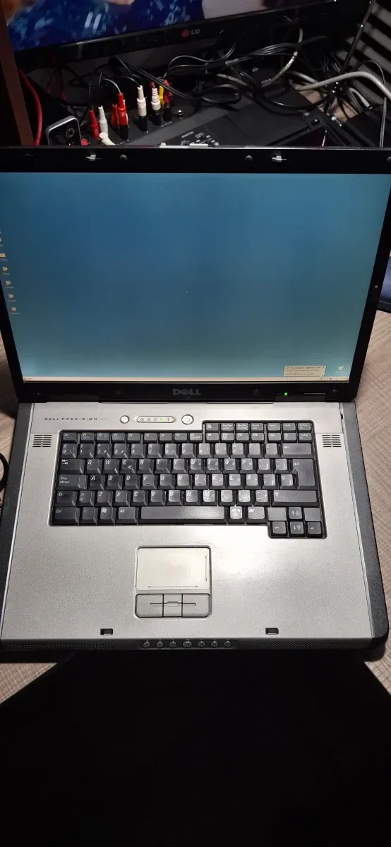 Portátil Dell Precision M90. Funcionando muy bien.