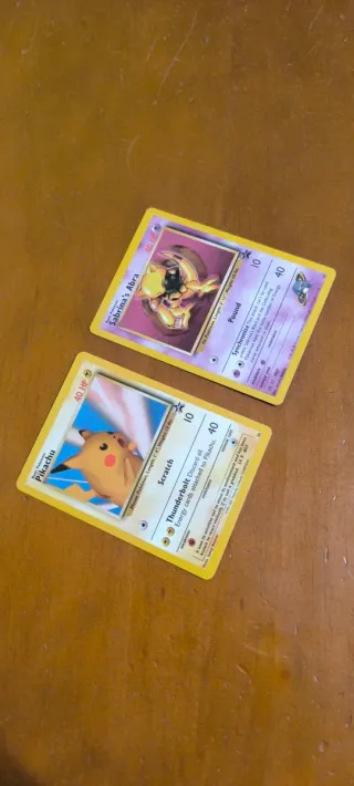 Cartas Pokémon Pikachu y Sabrina's Abra