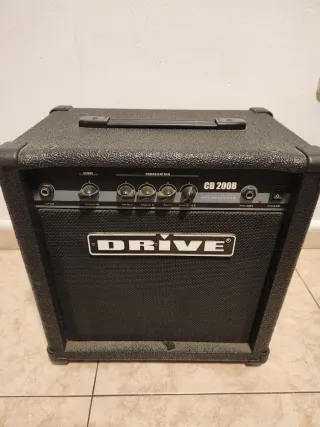 Bajo Eléctrico Negro con Funda y Amplificador