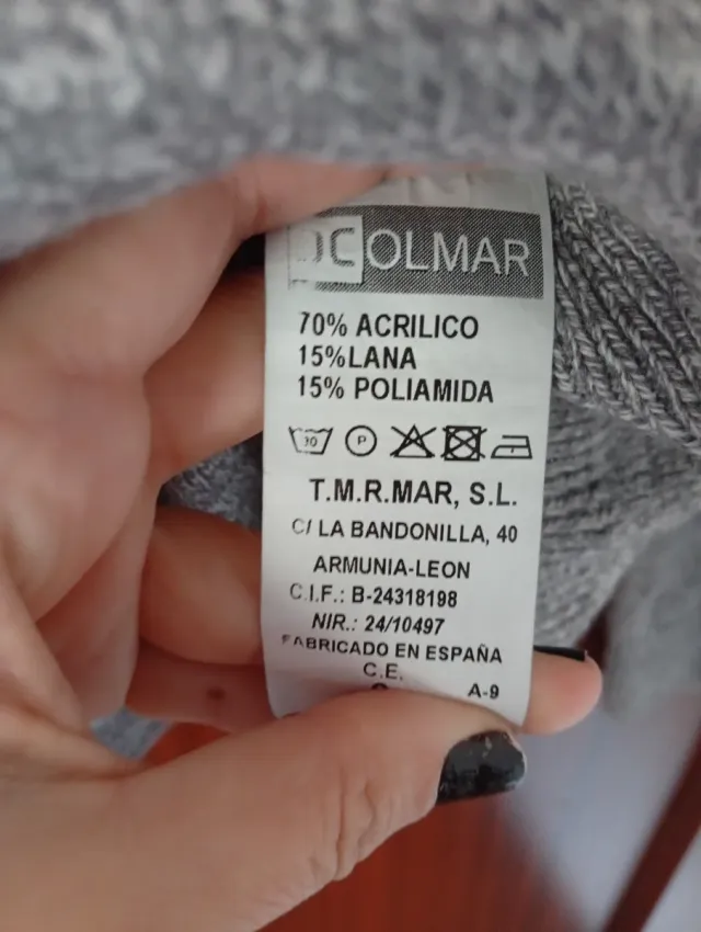 Jersey de punto gris con cremallera