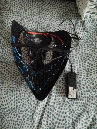 Mascara Venom con luz LED