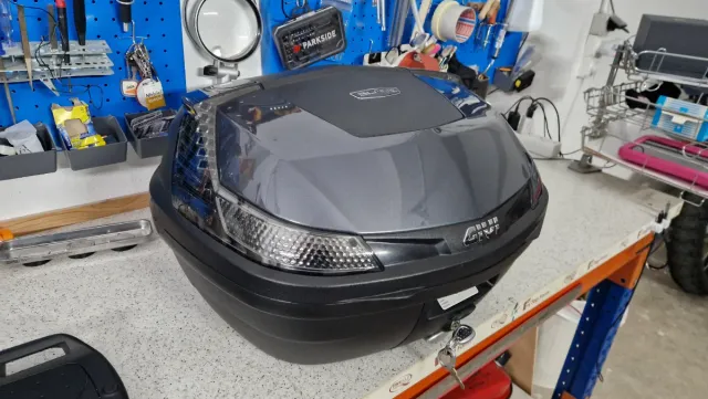 Baúl Givi B47 Blade Tech