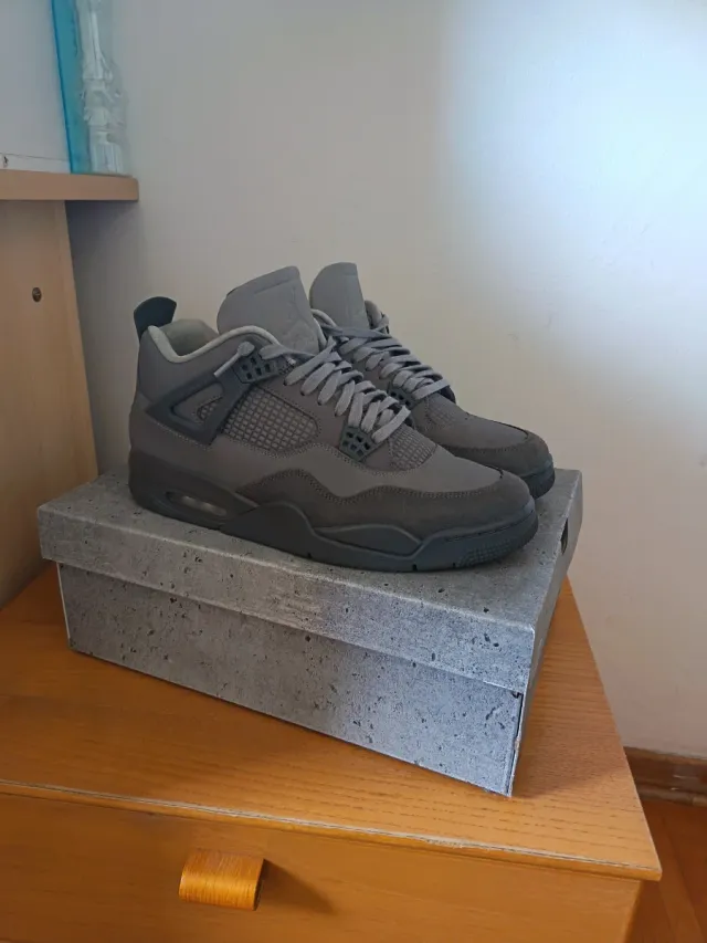 Jordan 4 Retro SE Paris Olympic Wet Cement